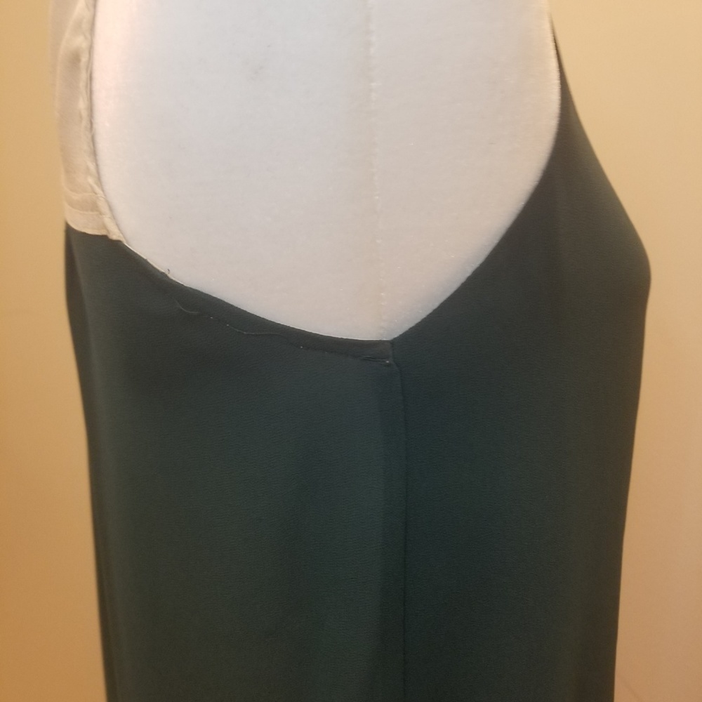 Sleevless Top - Picture 6 of 7